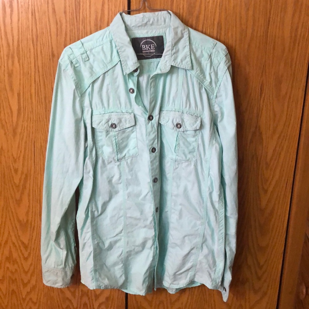 Men’s buckle long sleeve button up shirt size medium